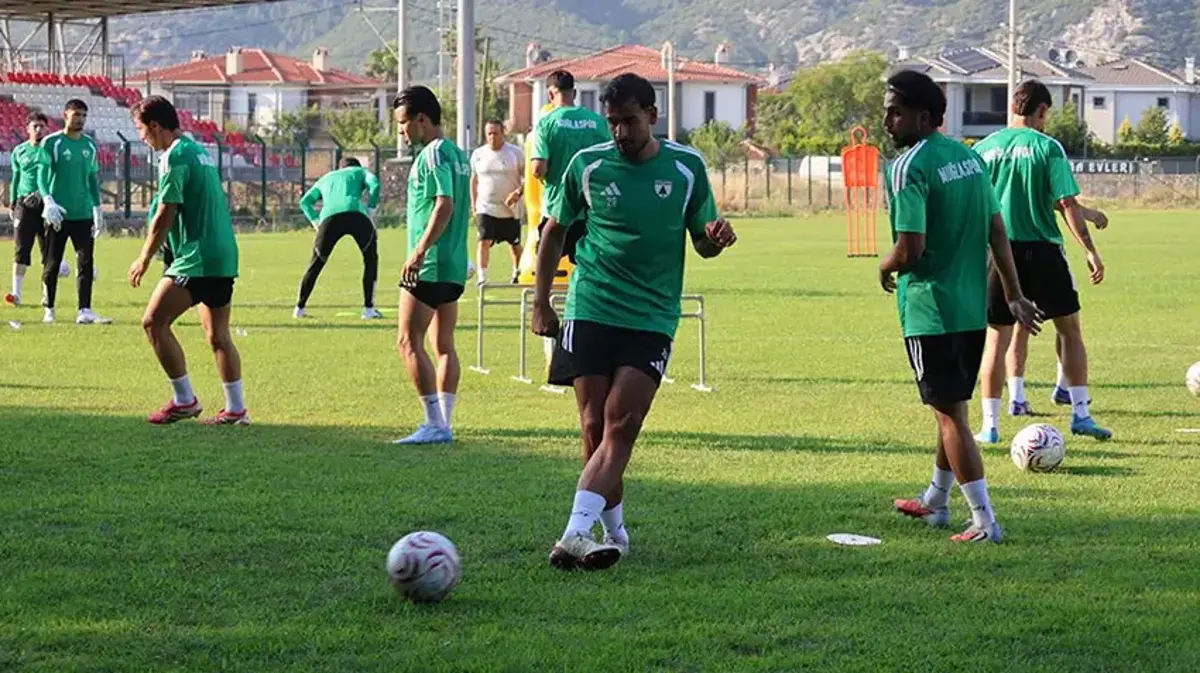 Muğlaspor 13 transferi birden bitirip resmen başladı