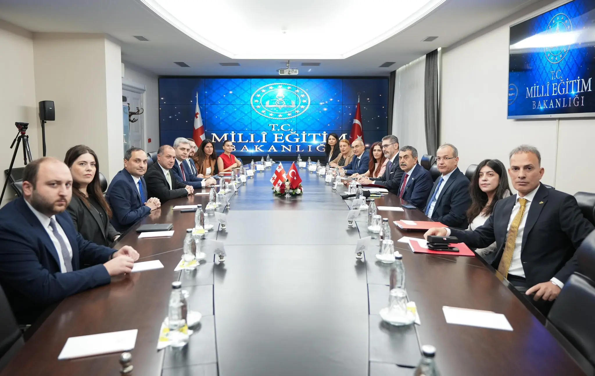 Bakan Tekin'den Gürcü mevkidaşına FETÖ uyarısı: Türkiye bu durumdan rahatsız