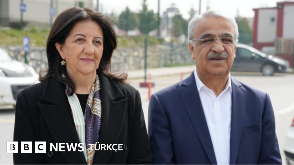 DEM Parti heyeti Öcalan'la görüşmek için İmralı'ya gitti