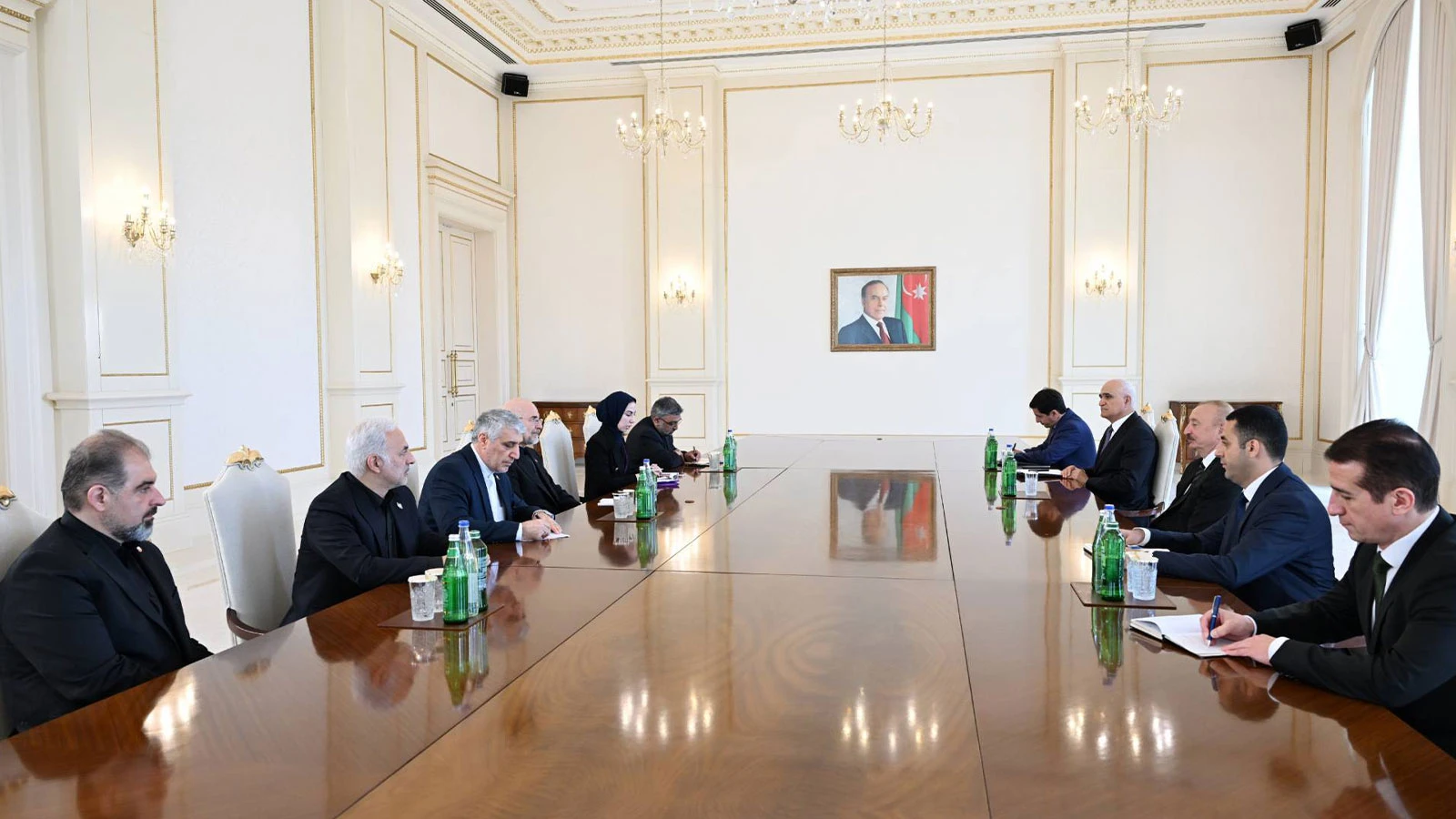 Azerbaycan Cumhurbaşkanı Aliyev, İran Meclis Başkanı Kalibaf'ı kabul etti