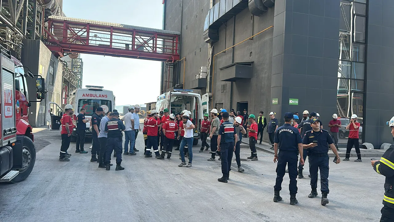 Bilecik'te çelik fabrikasında patlama! Yaralılar var