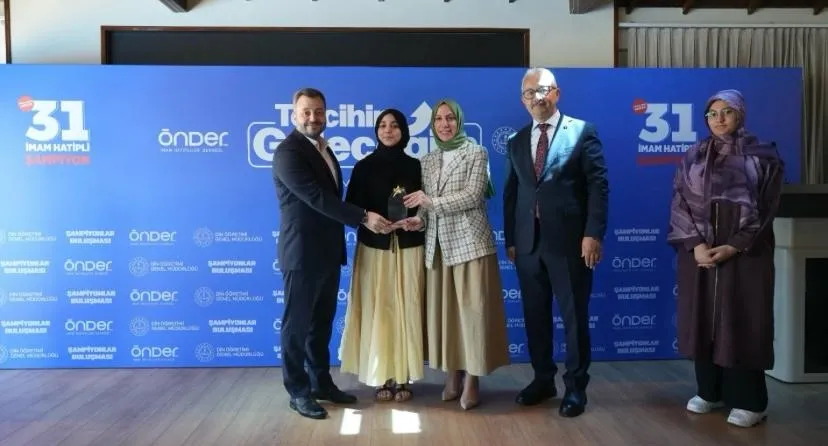 İmam Hatipli LGS şampiyonlarına umre hediyesi
