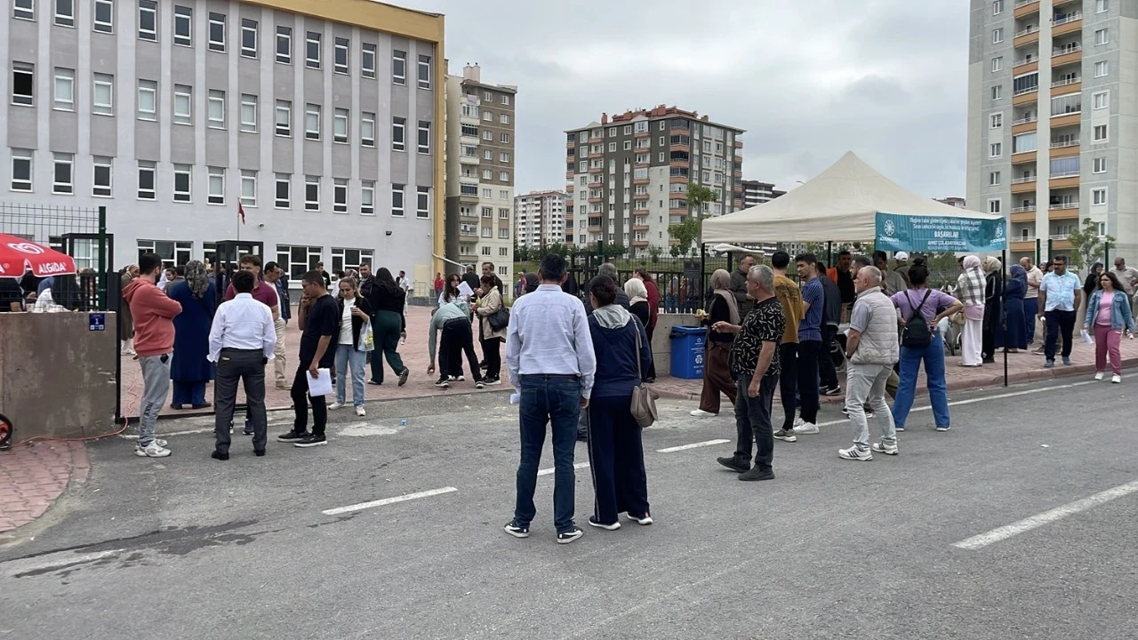 YKS'de ikinci gün heyecanı: AYT ve YDT bugün yapılıyor