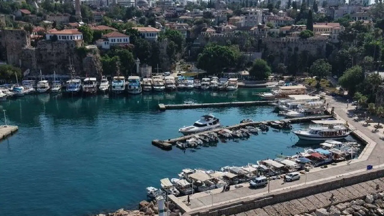 Antalya'nın tarihi Kaleiçi Limanı için kruvaziyer projesi gündemde