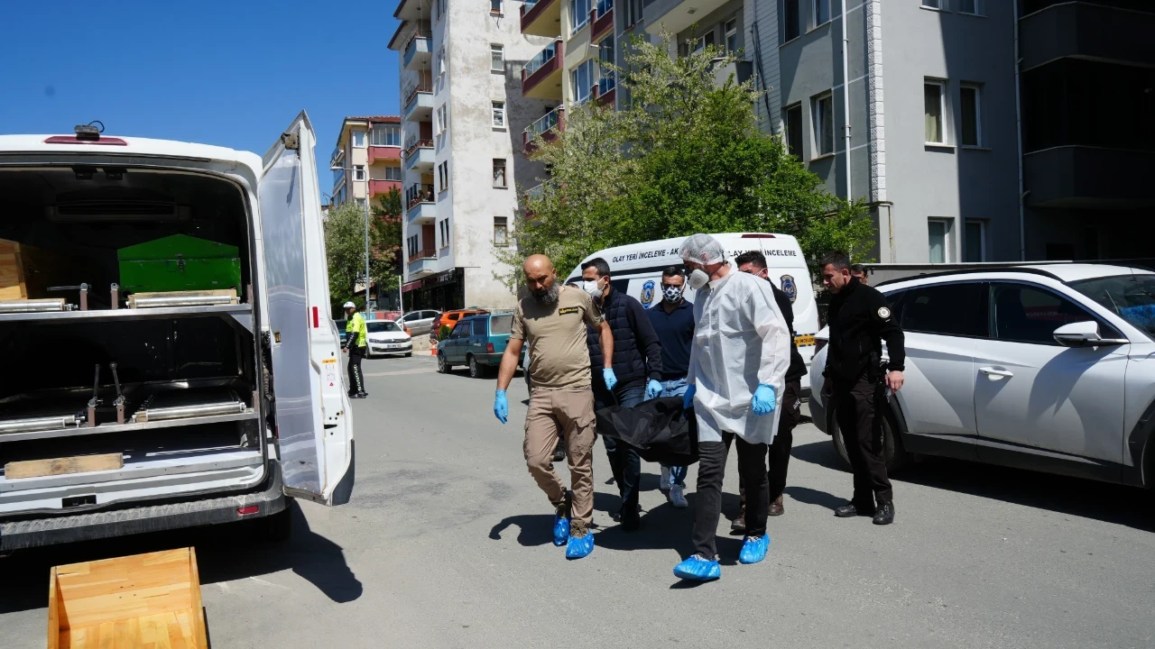 Hamile eşinin cesediyle 10 gün yaşamıştı: Cezası belli oldu