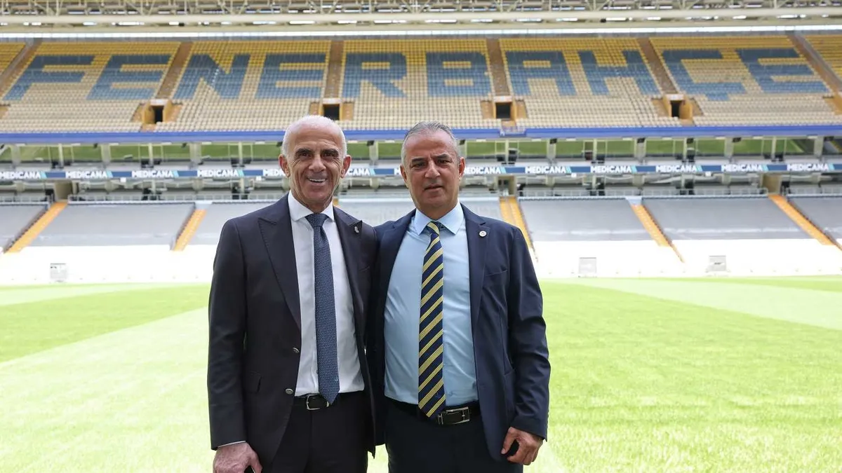 Fenerbahçe’de ayrılık iptal! Kararı İsmail Kartal verdi...