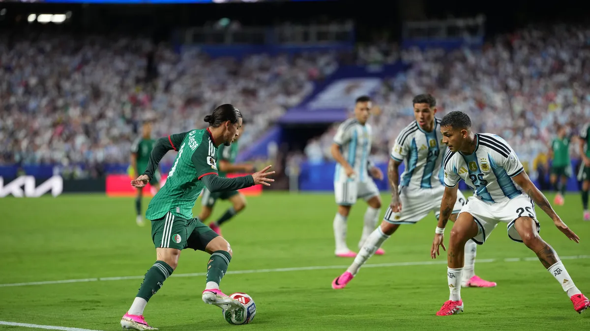 Dünya Kupası'nda Messi şov! Arjantin Cezayir'i 3 golle geçti