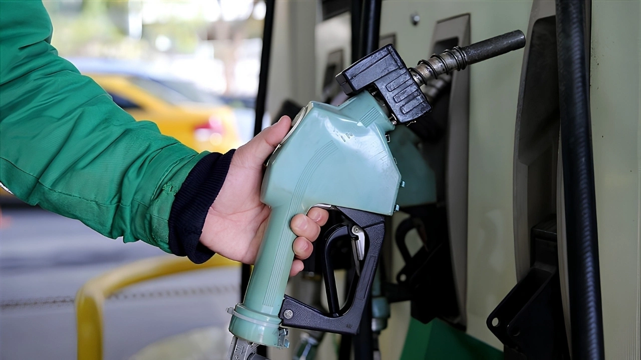 Benzine zam haberi geldi: Motorin için de 'kaçınılmaz' dediler