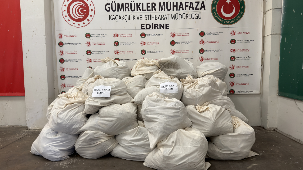 Kapıkule'de 526 kilo 327 gram uyuşturucu ele geçirildi