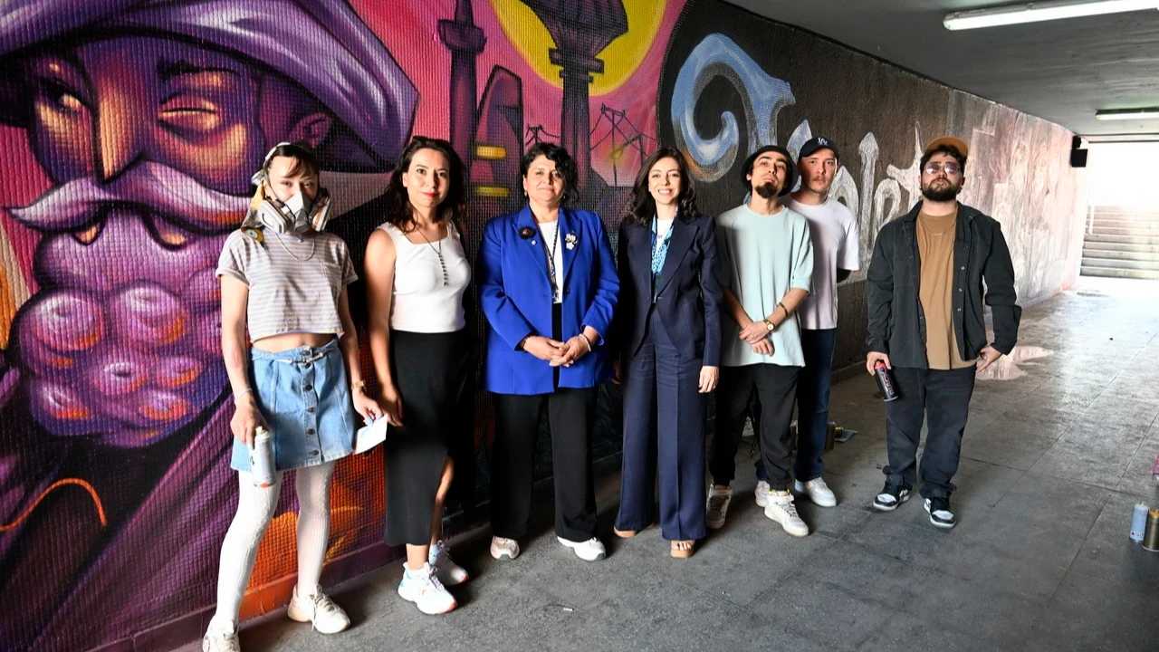 Ankara'da Farabi Alt Geçidi grafiti sanatçılarının ellerinde renkleniyor
