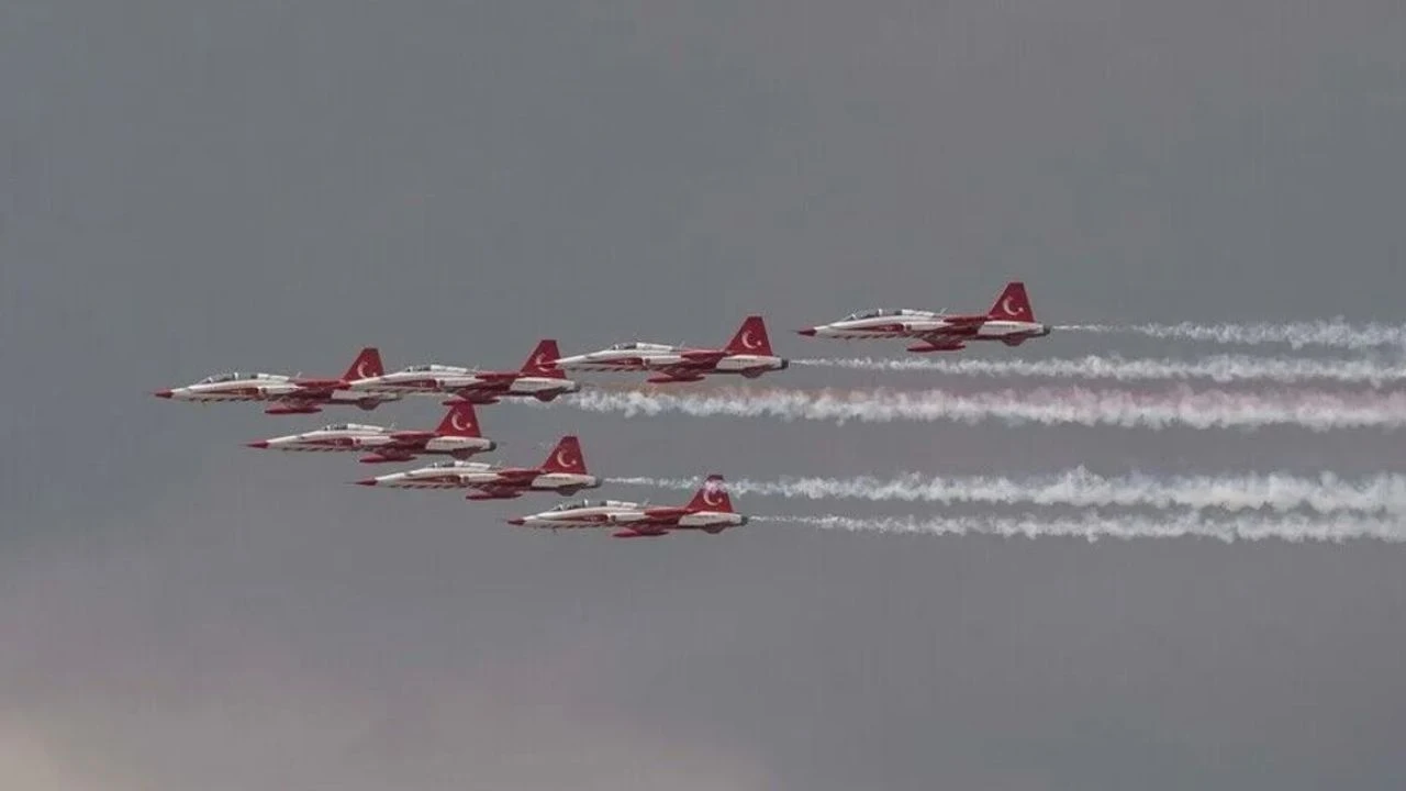 Türk Yıldızları, Ankara'da prova uçuşu yaptı