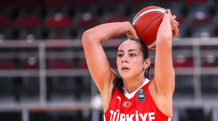Türkiye Ümit Kız Milli Basketbol Takımı, İzlanda'yı yenerek çeyrek final bileti aldı!