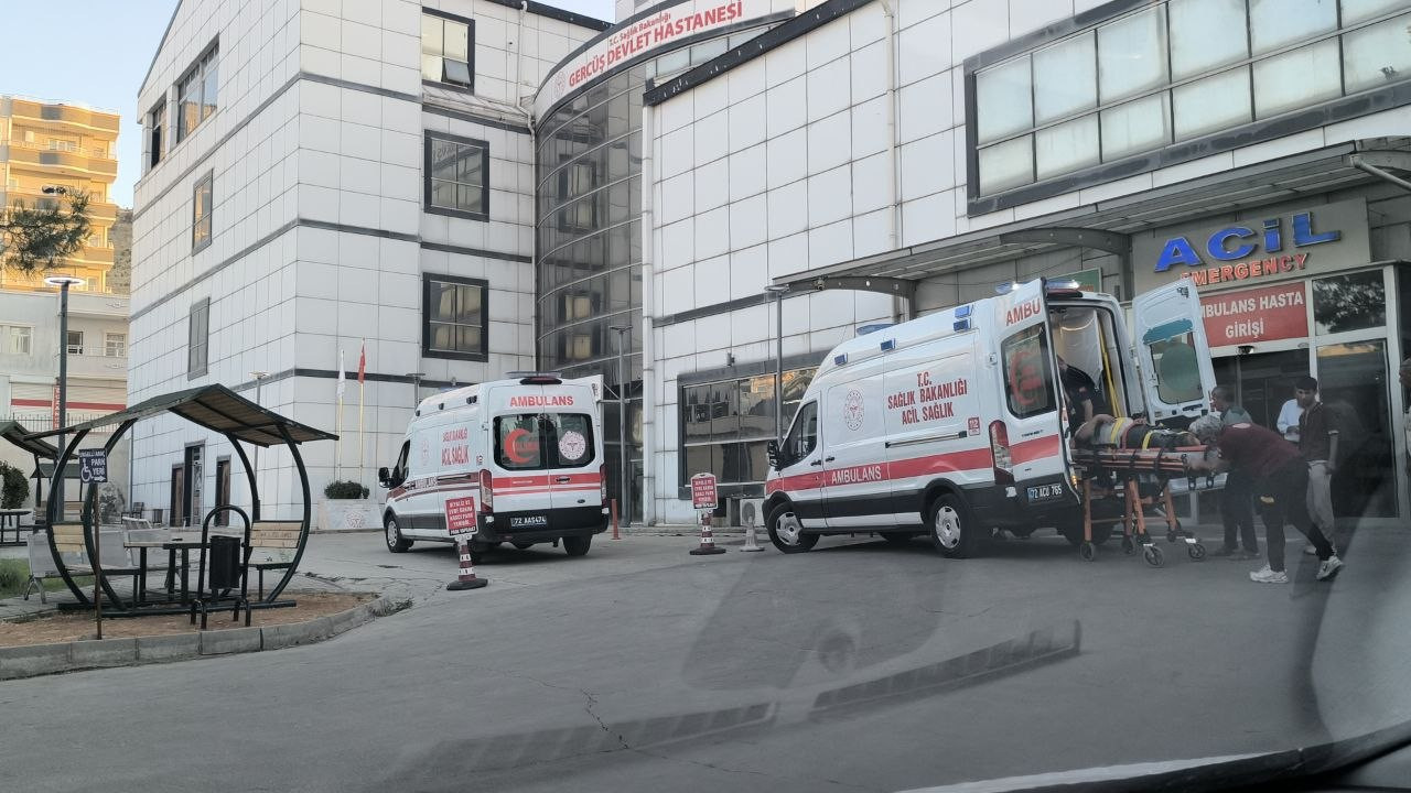 Batman'da inşaat iskelesi çöktü: 3 işçi yaralandı