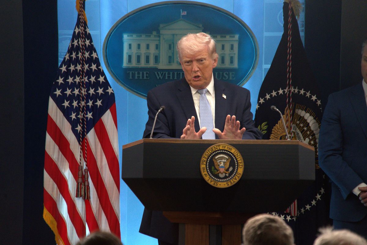 Trump: Lübnan, Hizbullah ve İsrail dahil tüm cephelerde tam bir ateşkes bekliyoruz