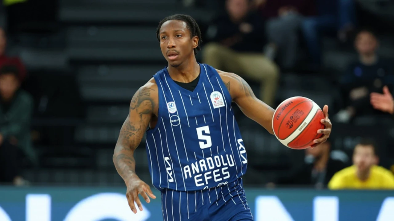 Anadolu Efes Saben Lee ile yollarını ayırdı