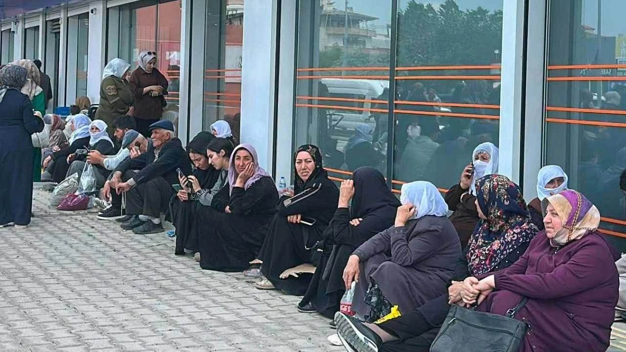 Ailekart kaydı eziyete dönüştü... Kuyrukları bitmek bilmiyor