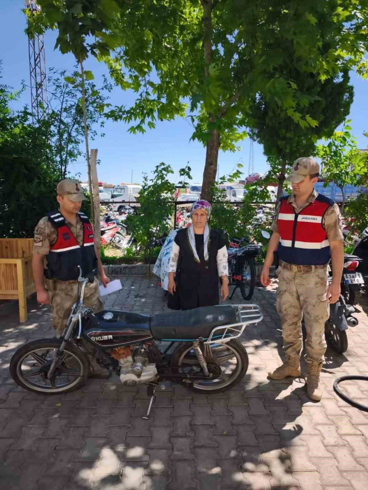 3 ay önce çalınan motosiklet sahibine teslim edildi