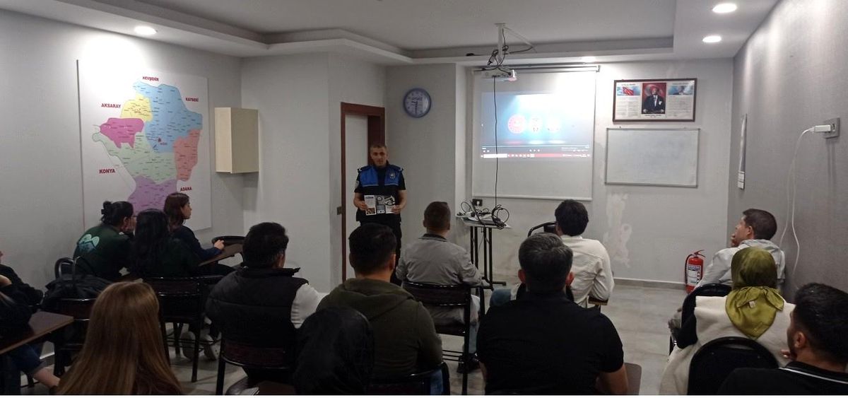Niğde polisinden dolandırıcılığa karşı bilgilendirme çalışması