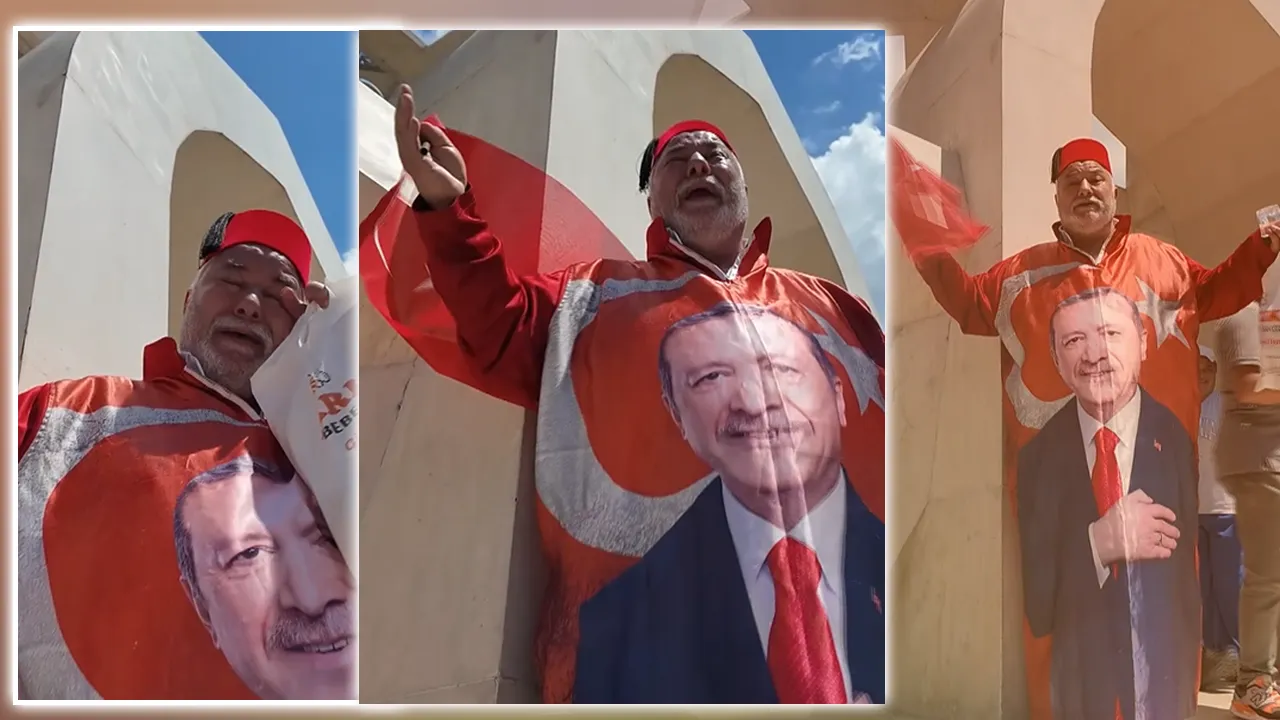 15 Temmuz Şehitler Anıtı'nda duygulandıran kare! Kahramanmaraş’tan geldi, görünce gözyaşlarına boğuldu: Biz bu bayrak için yaşarız