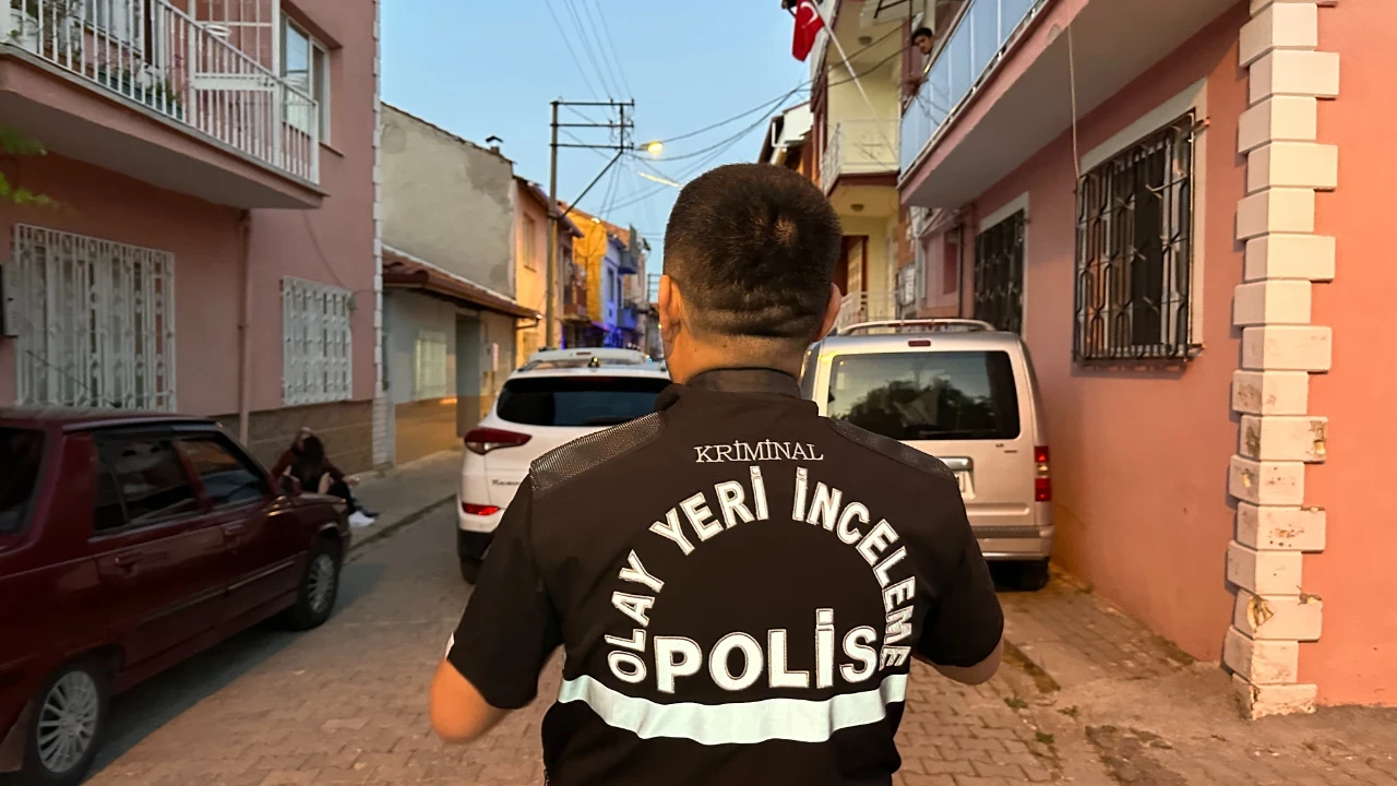 Uşak'ta balkondan düşen kadın hayatını kaybetti