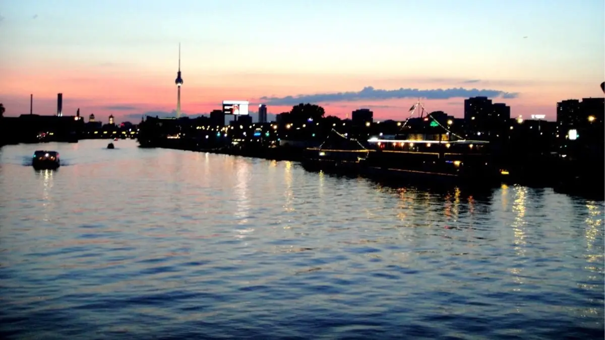 Berlin'de görmeniz gereken 10 ikonik adres! Milyonlarca turistin akın ettiği şehir...