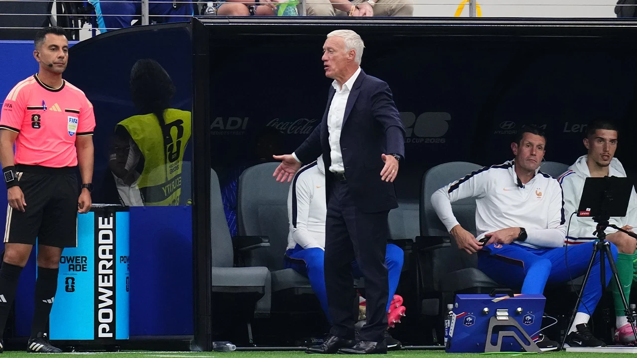 Deschamps'tan hakem tepkisi: 'Dünya Kupası yarı finalini yönetecek seviyede mi?'