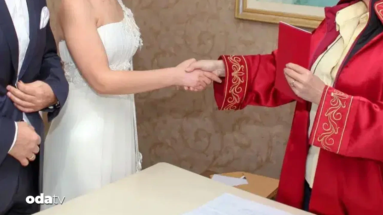 Düğünlerde yeni sektör: Kiralık nikah memuru