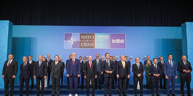 NATO liderleri Ankara'da aile fotoğrafında buluştu