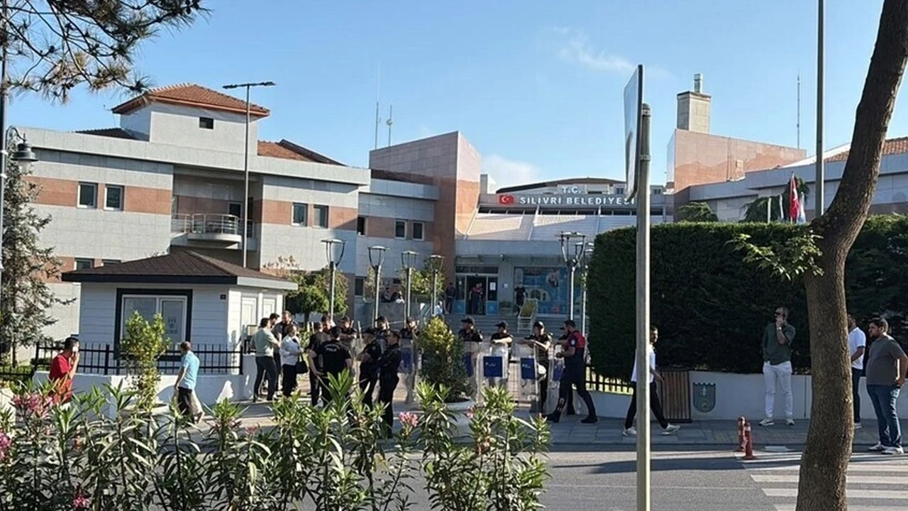 Silivri Belediye Başkanı Balcıoğlu ve 9 kişi tutuklandı