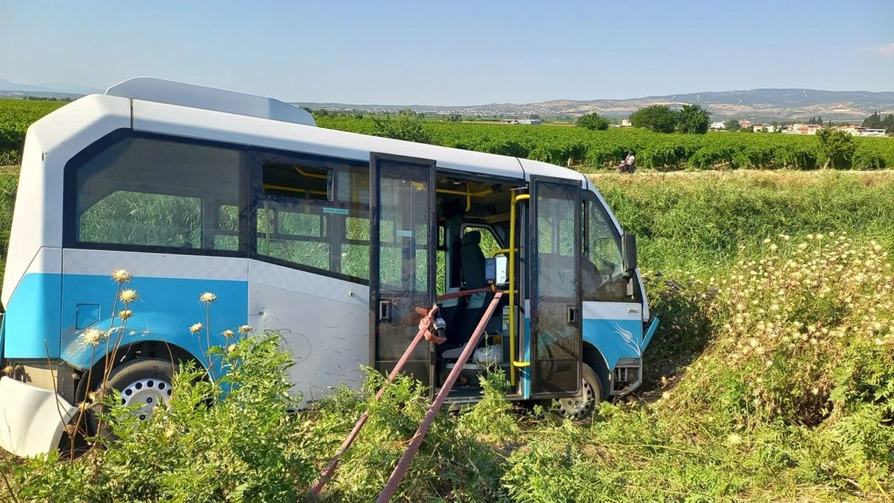 Manisa'da minibüs kazası: 6 yaralı