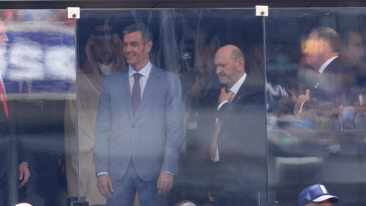 Trump ve Sanchez Dünya Kupası finalinde bir araya geldi