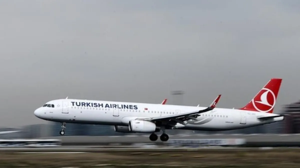 Antalya Havalimanı'nda THY uçağının kanadı anten direğine çarptı