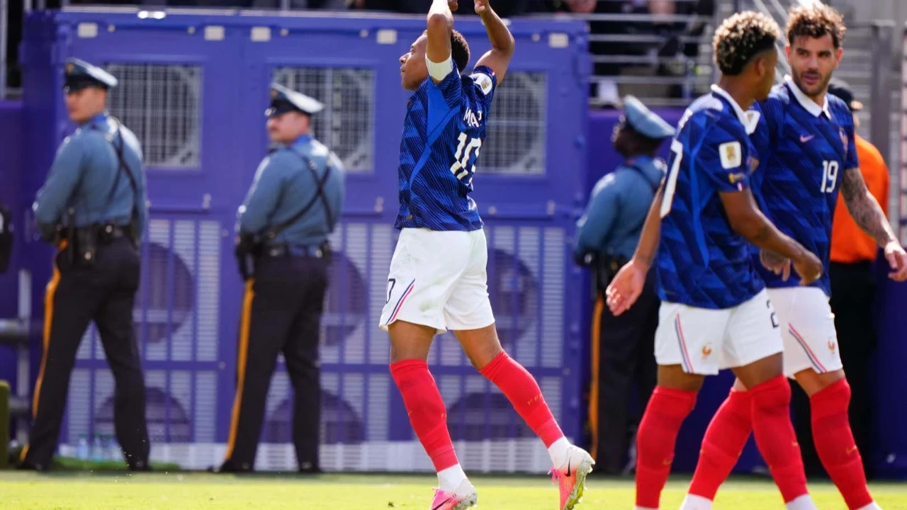 Mbappe sahaya kartvizit koydu! Fransa, Senegal’i rahat geçti
