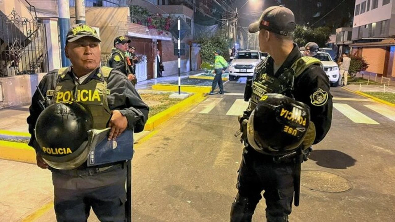 Peru'da yolcu otobüsü devrildi: 11 ölü, 20 yaralı