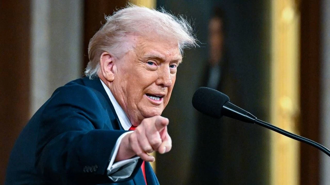 Trump’tan kafaları karıştıran açıklama! “Füzeyi yerler”