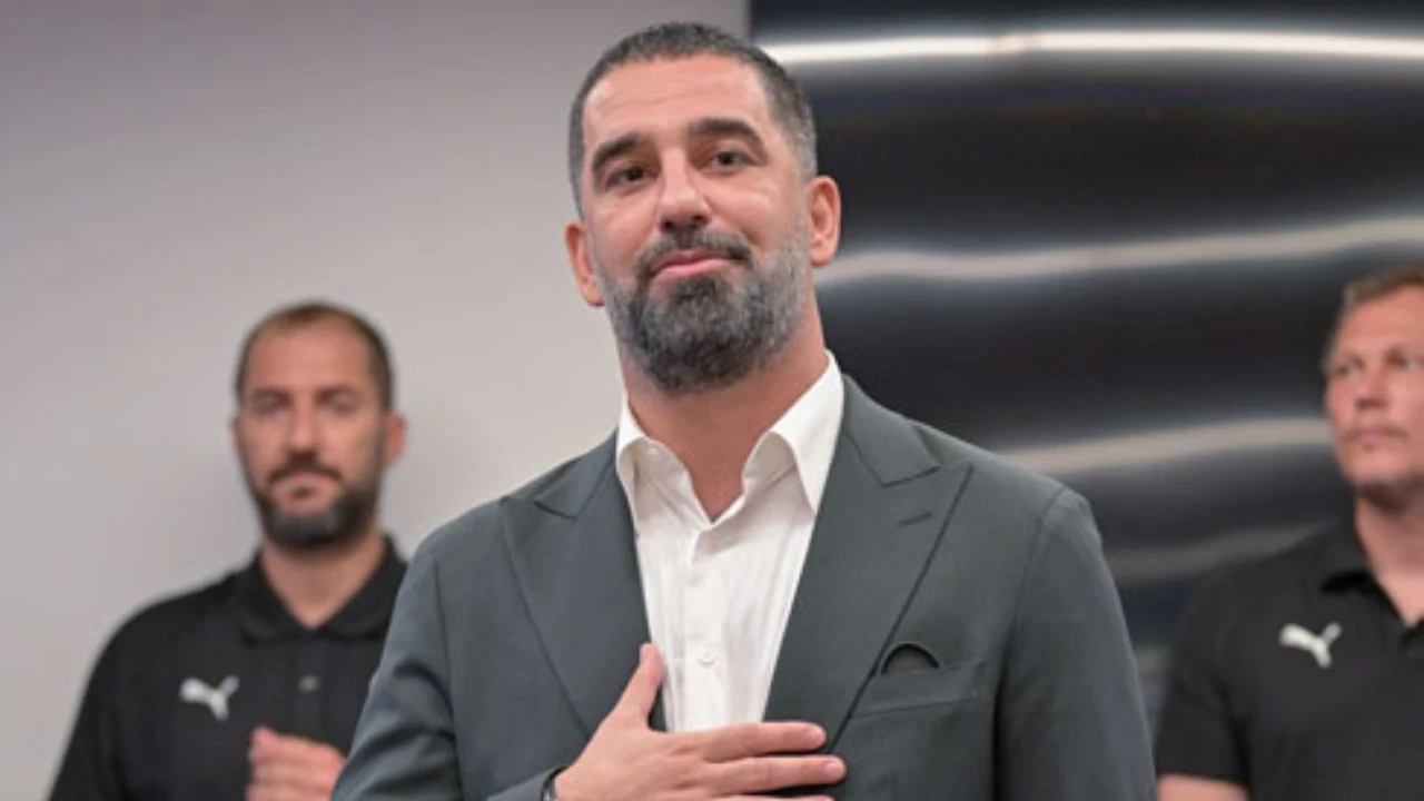 Arda Turan, Ukrayna'da yılın en iyisi