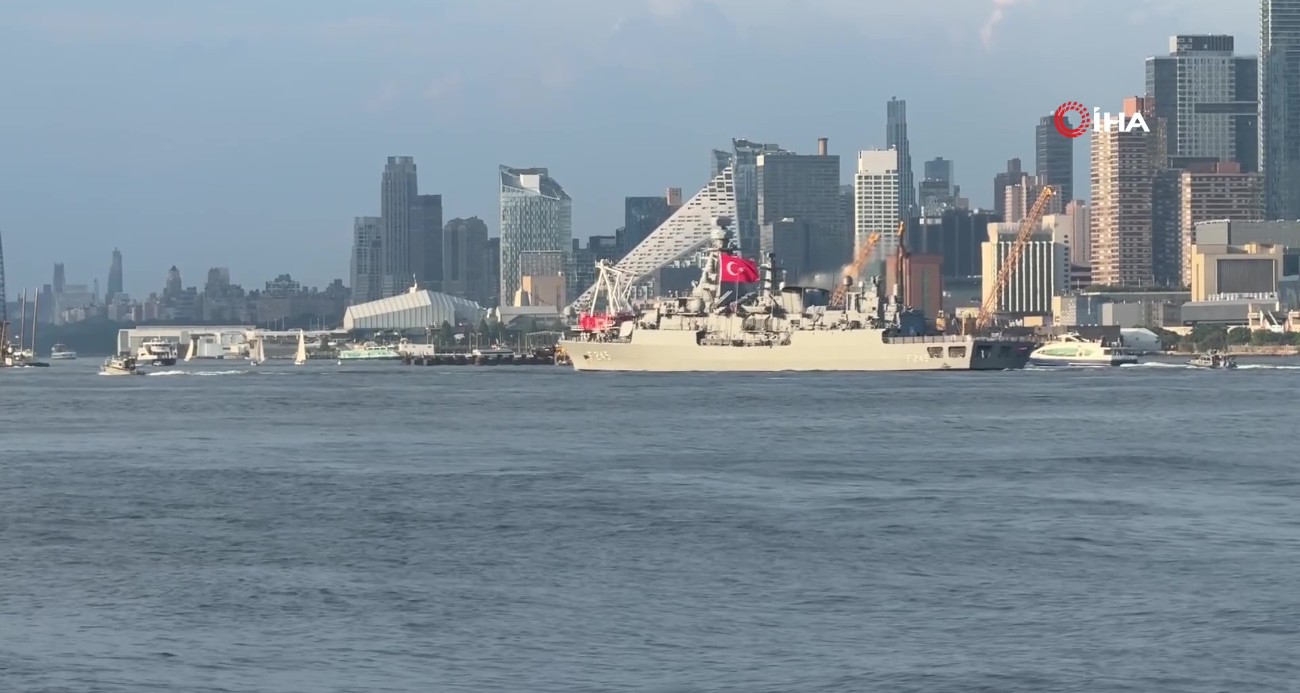 ABD'nin bağımsızlığının 250. yılı New York'ta hava ve deniz törenleriyle kutlandı