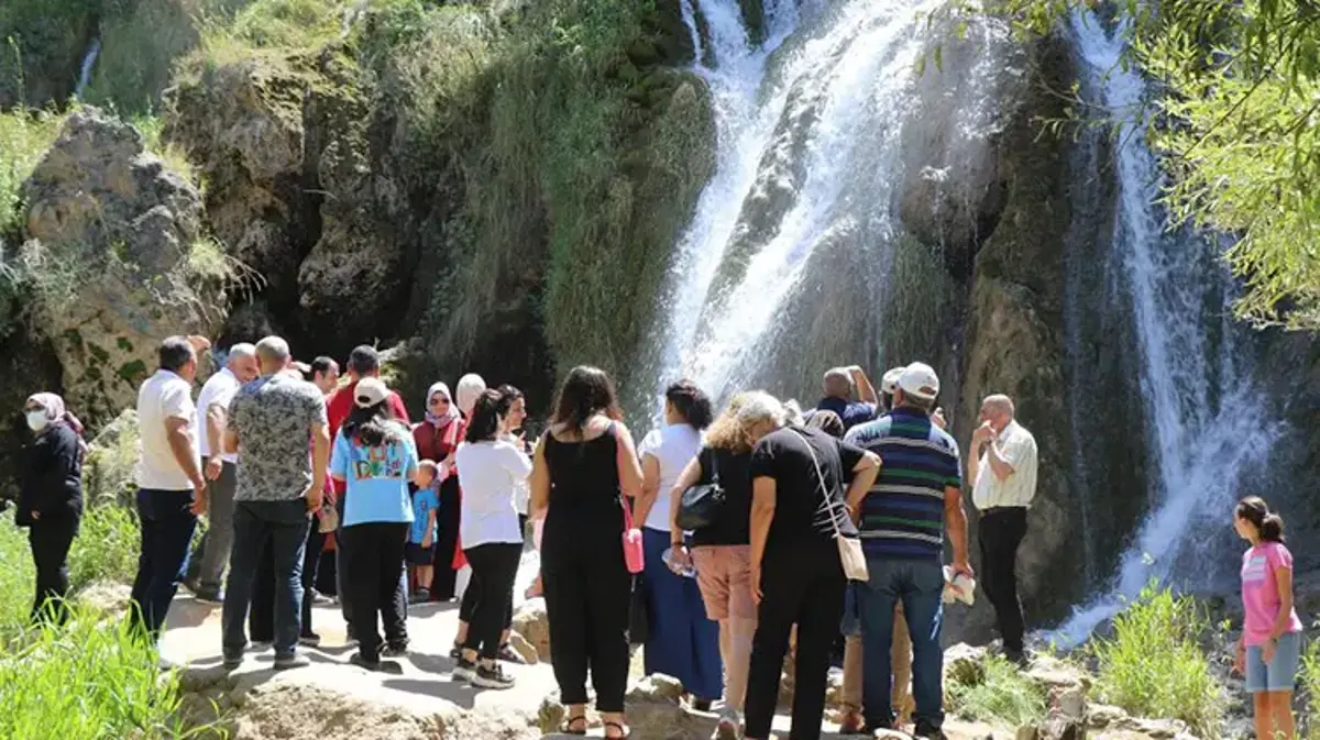 Avrupa’nın kavurucu sıcağından kaçanlar oraya sığındı: Ziyaretçi rekoru kırıyor!