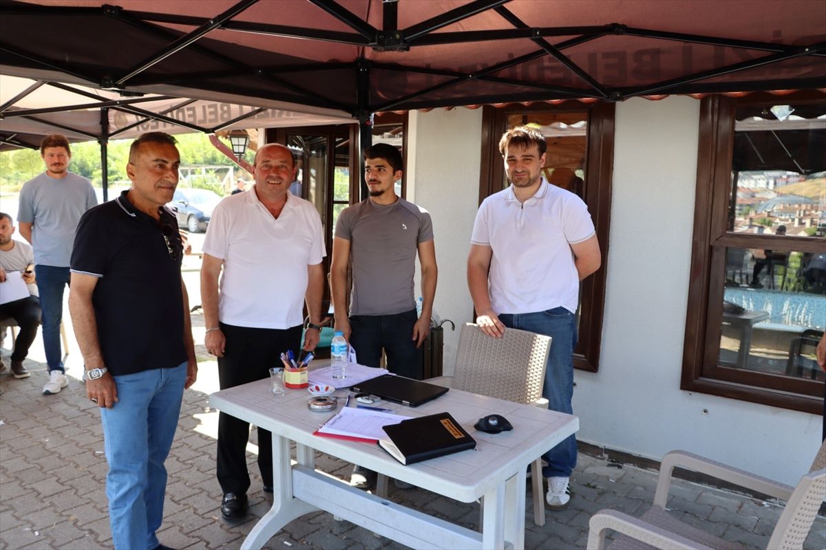 Ferizli Belediyesi, iş arayanlarla iş verenleri bir araya getiriyor