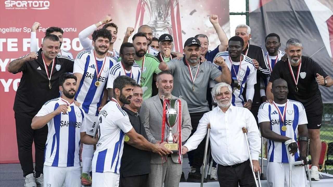 Ampute Futbol Türkiye Kupası'nda şampiyon Şahinbey Belediyespor oldu