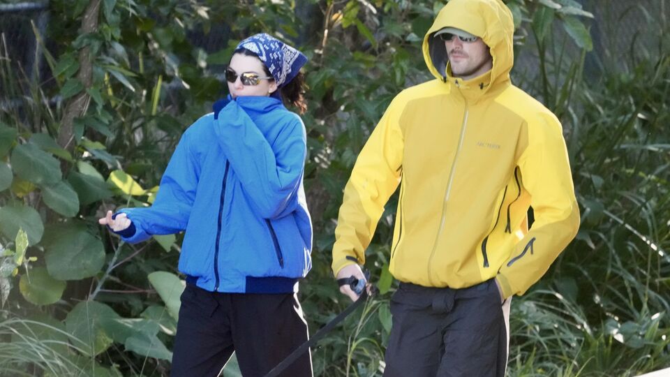 Taze aşıklar Kendall Jenner ve Jacob Elordi yürüyüşte