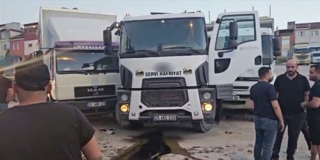 Eskişehir'de freni boşalan kamyon, parka 2 metre kala durdu