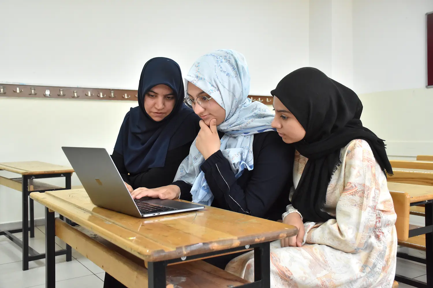 LGS'de 500 tam puan alan Meryem'in hedefi Kartal Anadolu İmam Hatip Lisesi oldu