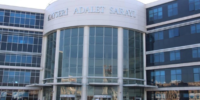 Kayseri'de duruşmayı koridordan çekerken yakalandı