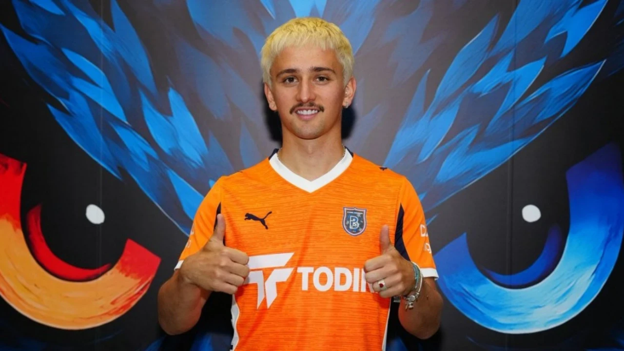 Başakşehir Polonyalı sol bek Michal Karbownik'i kadrosuna kattı