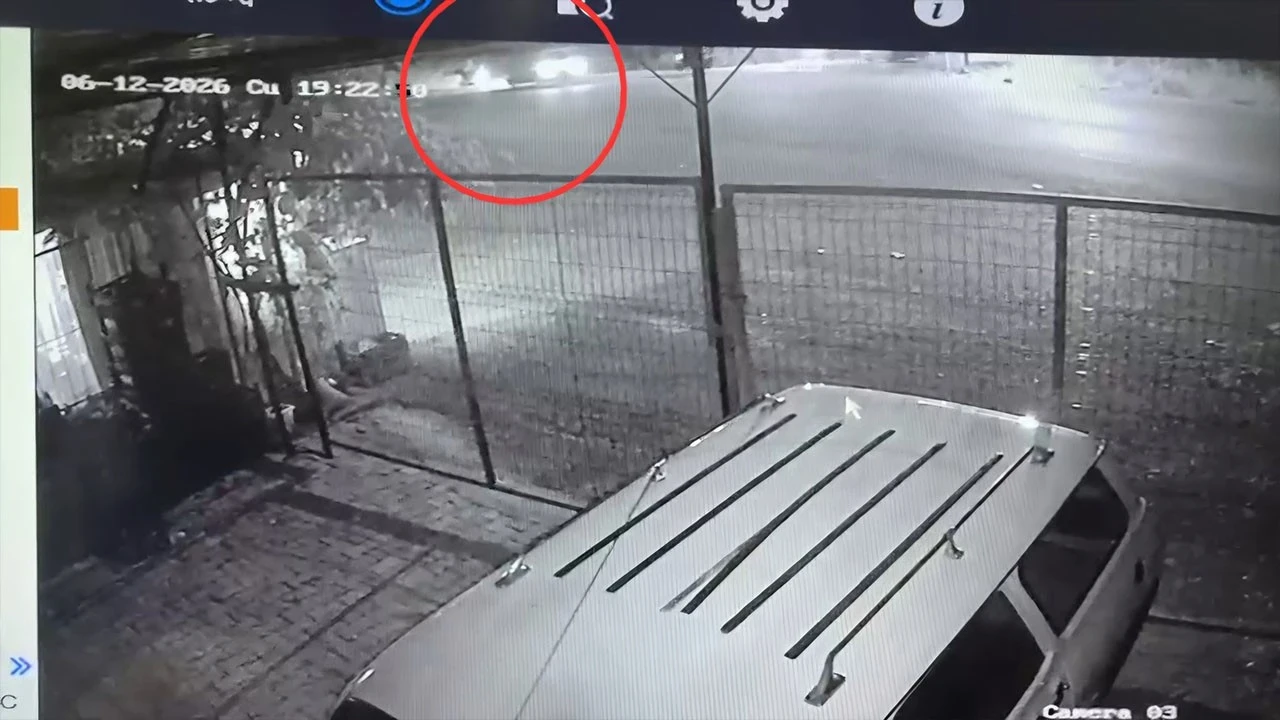 Feci çarpışma! Otomobille elektirikli bisiklet çarpıştı