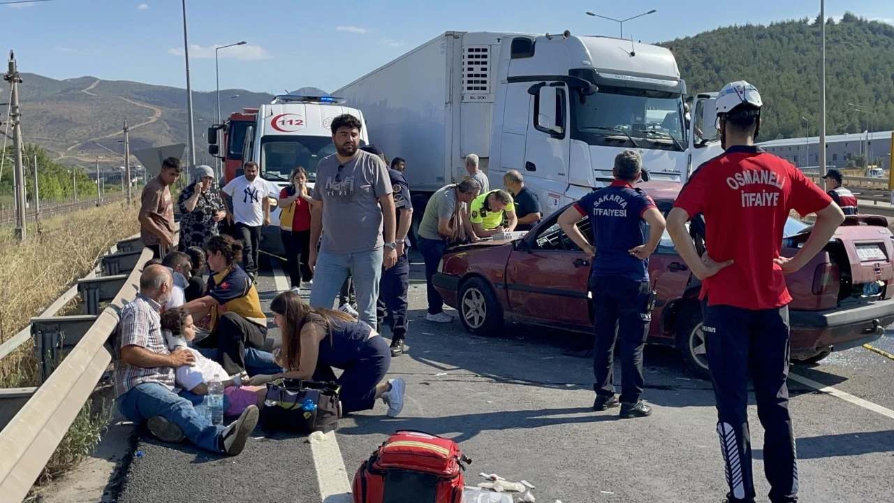 İki otomobilin çarpıştığı kazada 7 kişi yaralandı