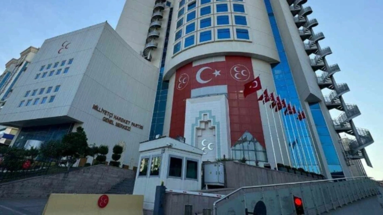 MHP'den bu kez fesih değil 2 başkandan istifa haberi geldi