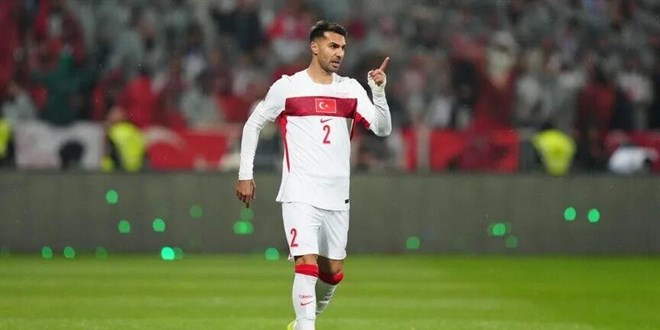 Milli futbolcu Zeki Çelik, Juventus'a transfer oldu