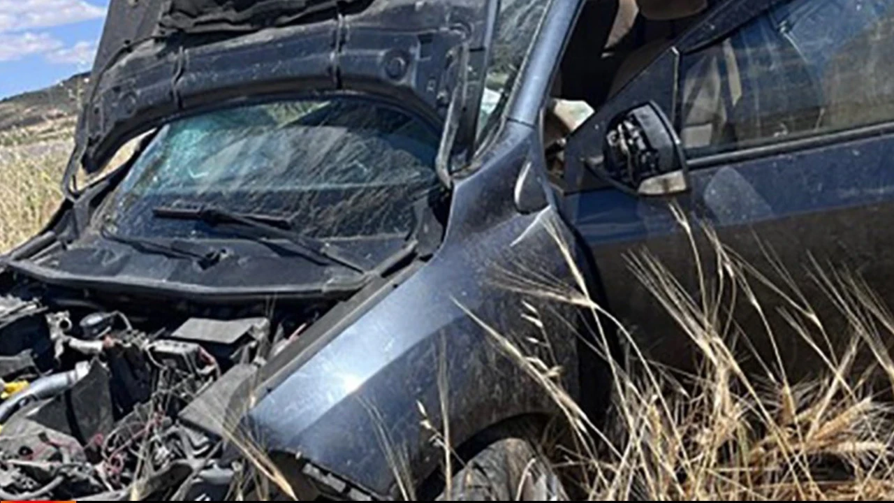 Kilis’te feci kaza: Otomobil şarampole devrildi; 2 yaralı var
